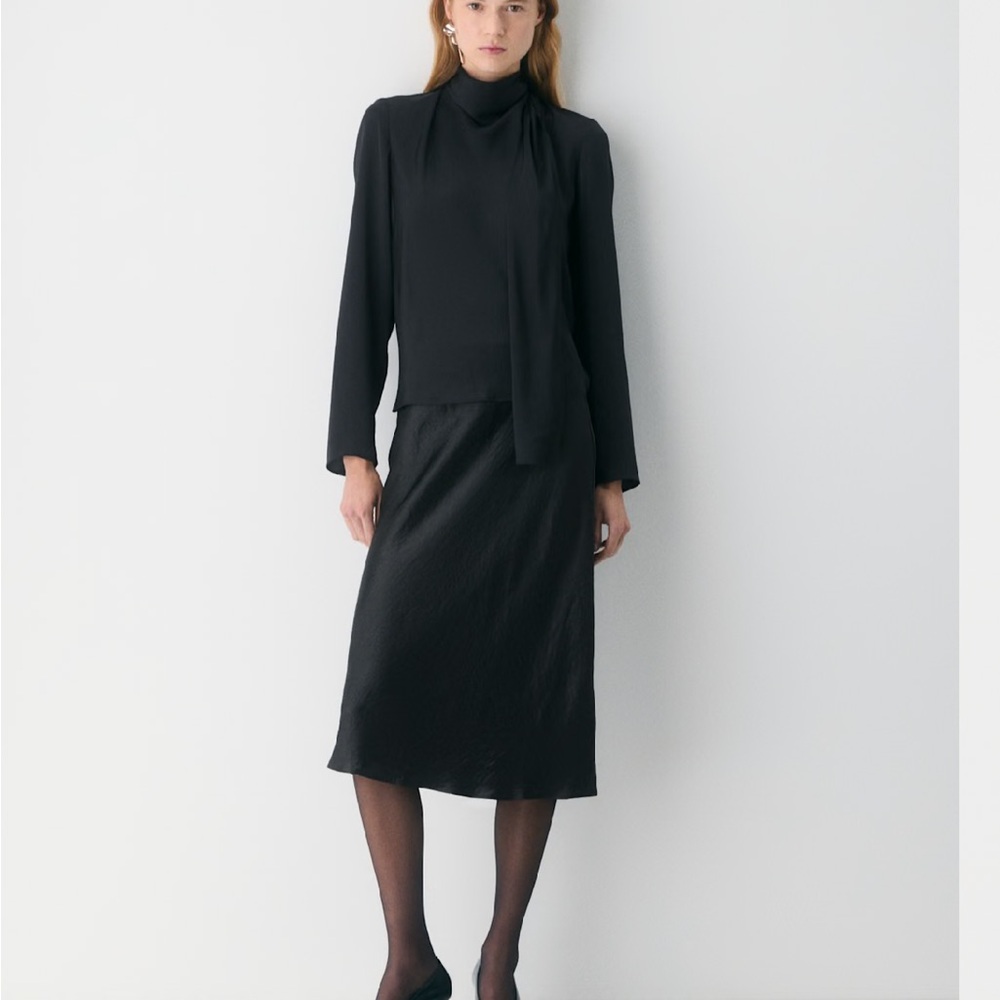 Elegant Black Midi Skirt